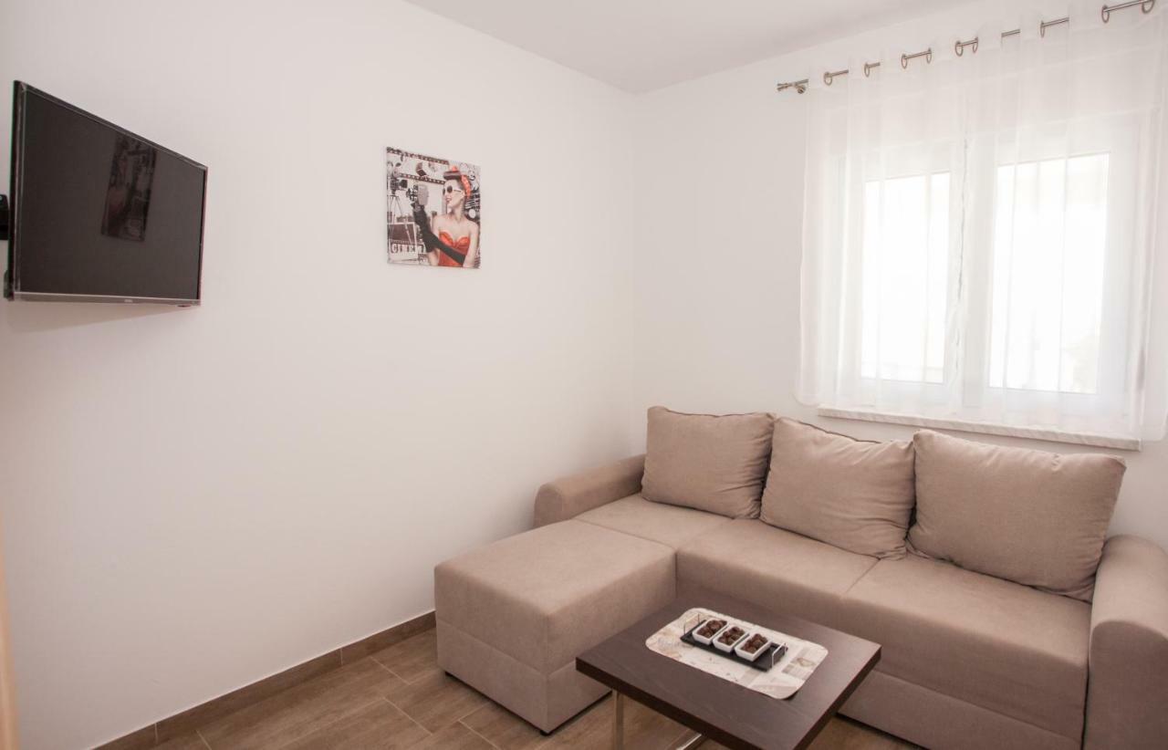 Apartments Mia Башка-Вода Екстер'єр фото